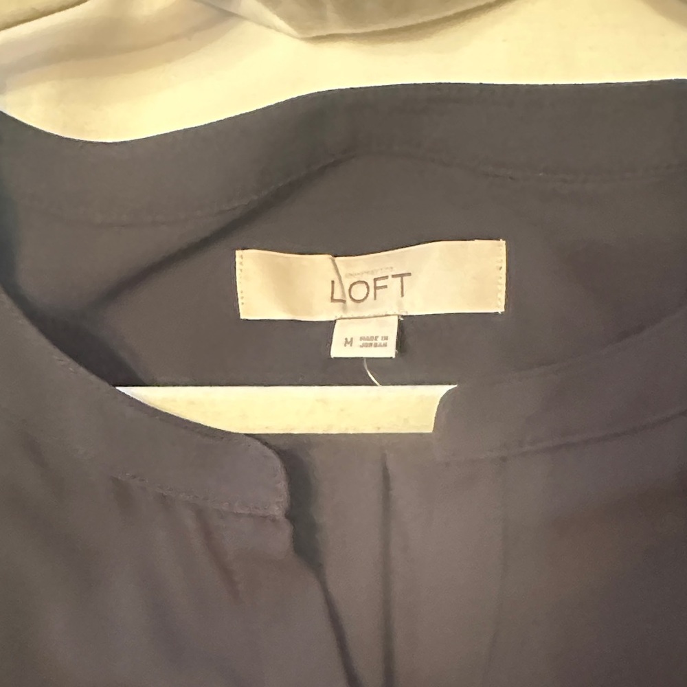 LOFT Black  Sleeveless Blouse with Button Front NWOT - Picture 4 of 6